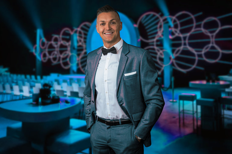 ¿Vuestra tarea es contratar un presentador?