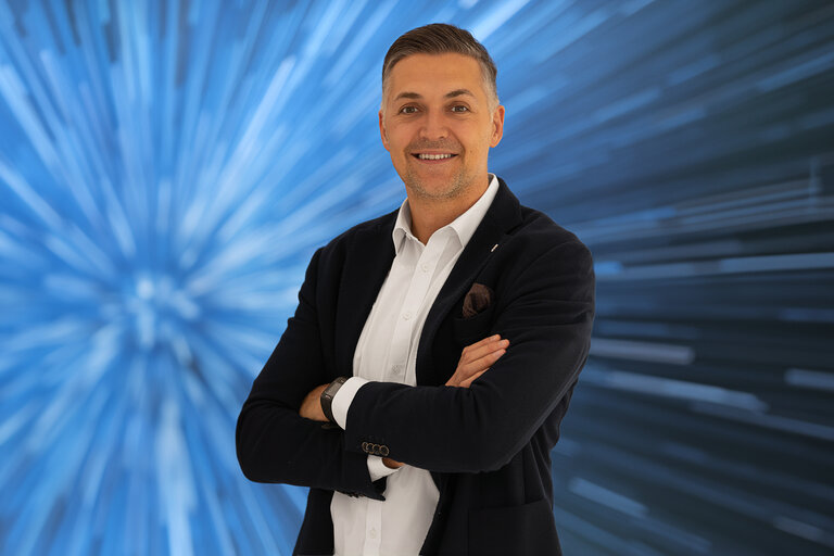 El presentador de televisión Pietro Polidori: "¡Me siento bien frente a las cámaras!"