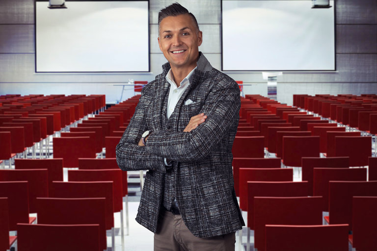 Are you looking for a professional to present your conference?