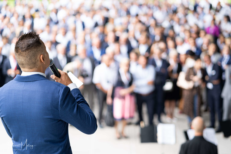 Las tareas de un presentador: esto es lo que podéis esperar de mí