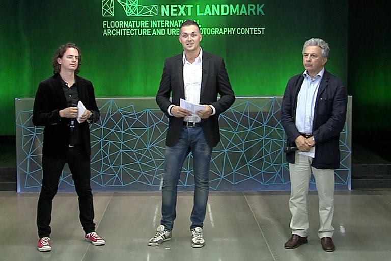 Presentation of digital or hybrid events